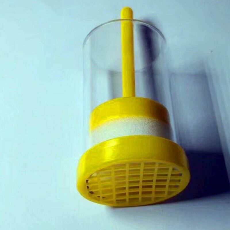 Queen Bee Marking Kit Queen Marking Cage Beekeeping Equipment with 2 Queen