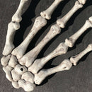 2pcs/1Pair Plastic Skeleton Hands Haunted House for Halloween Props Decoratio Gw