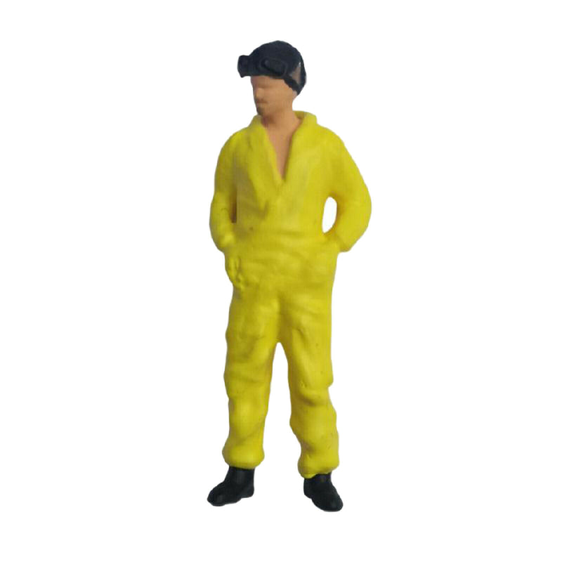 2Pcs Race Medal 1:64 Yellow Overalls Figures Charm Macro Scenario Puppet