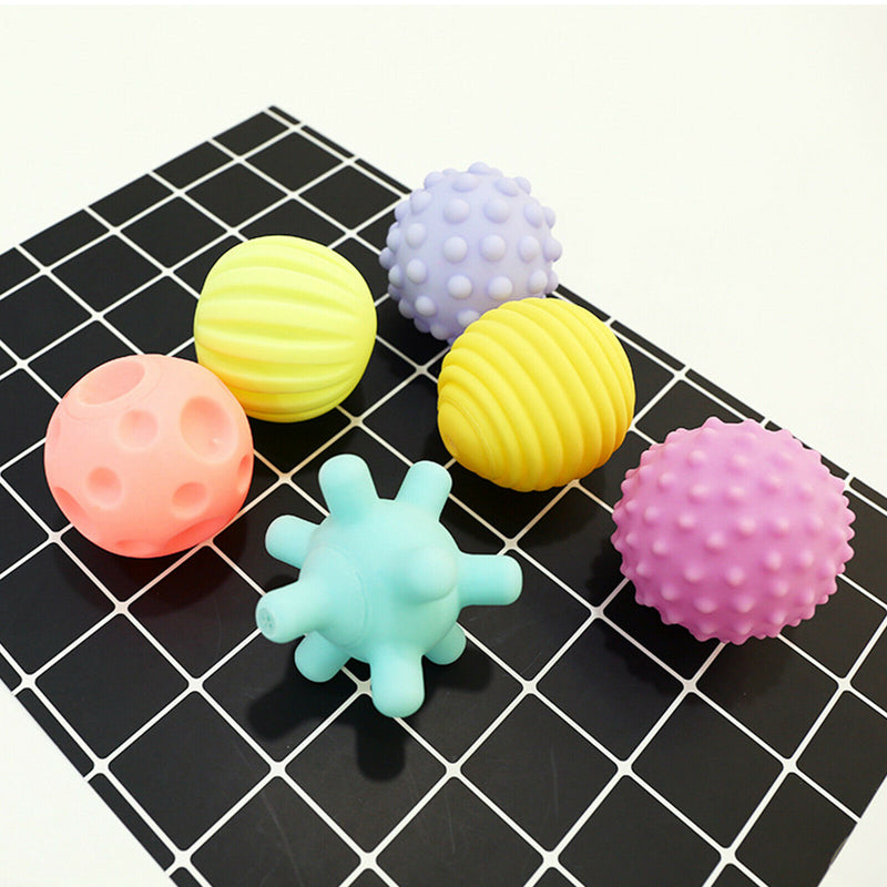 6x Soft Rubber Pet Squeaker Balls Chew Bite Teeth Cleaning Interactive Toys