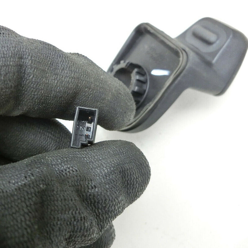 61319200673 9200673 Rear Tailgate Durable Window Key Button Interior For E61 E91