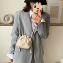 Women Woven Shoulder Handbag Drawstring Daisy Beach Crossbody Pouch (White) A