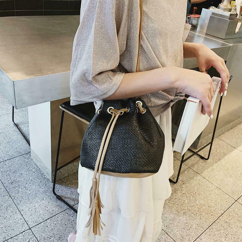 Straw Tassel Bucket Sling Shoulder Bags Women Messenger Handbags (Black)