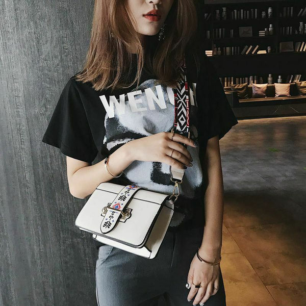 Mini Small Square Pack Shoulder Bag Crossbody Package Clutch Women Designer V3F3