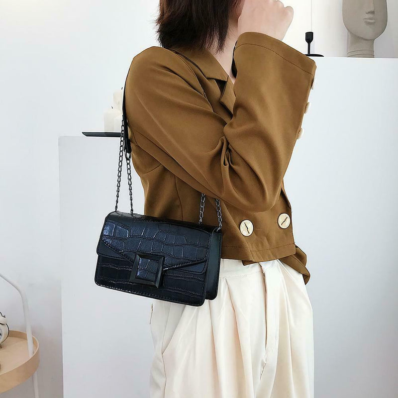 Retro Messenger Bags Women Crocodile Leather Small Shoulder Handbag (Black)