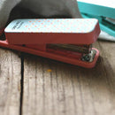 deli Geometric manual stapler No. 10 Staples set Mini Stationery office acc I5R1