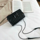 Retro Messenger Bags Women Crocodile Leather Small Shoulder Handbag (Black)