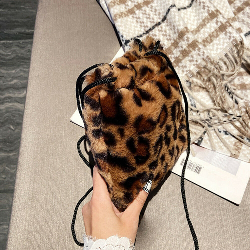 Women Plush Shoulder Crossbody Bag Mini Drawstring Clutch (Leopard Printed)