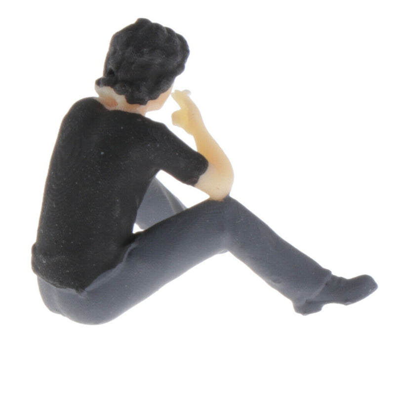 1:64 Figures Diorama Repair Factory Middle-aged Uncle Sitting and smoking