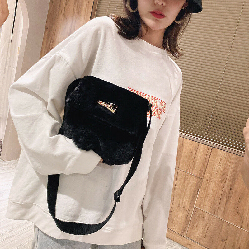 Plush Rabbit Tail Messenger Bag Women Solid Street Shoulder Satchel (Black)