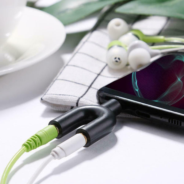 3.5mm Extension Earphone Audio Splitter 1 Male to 2 Female Adapter (Black)