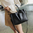 Retro Simple Ladies Messenger Bag Ladies Casual Large Capacity Handbag Blac